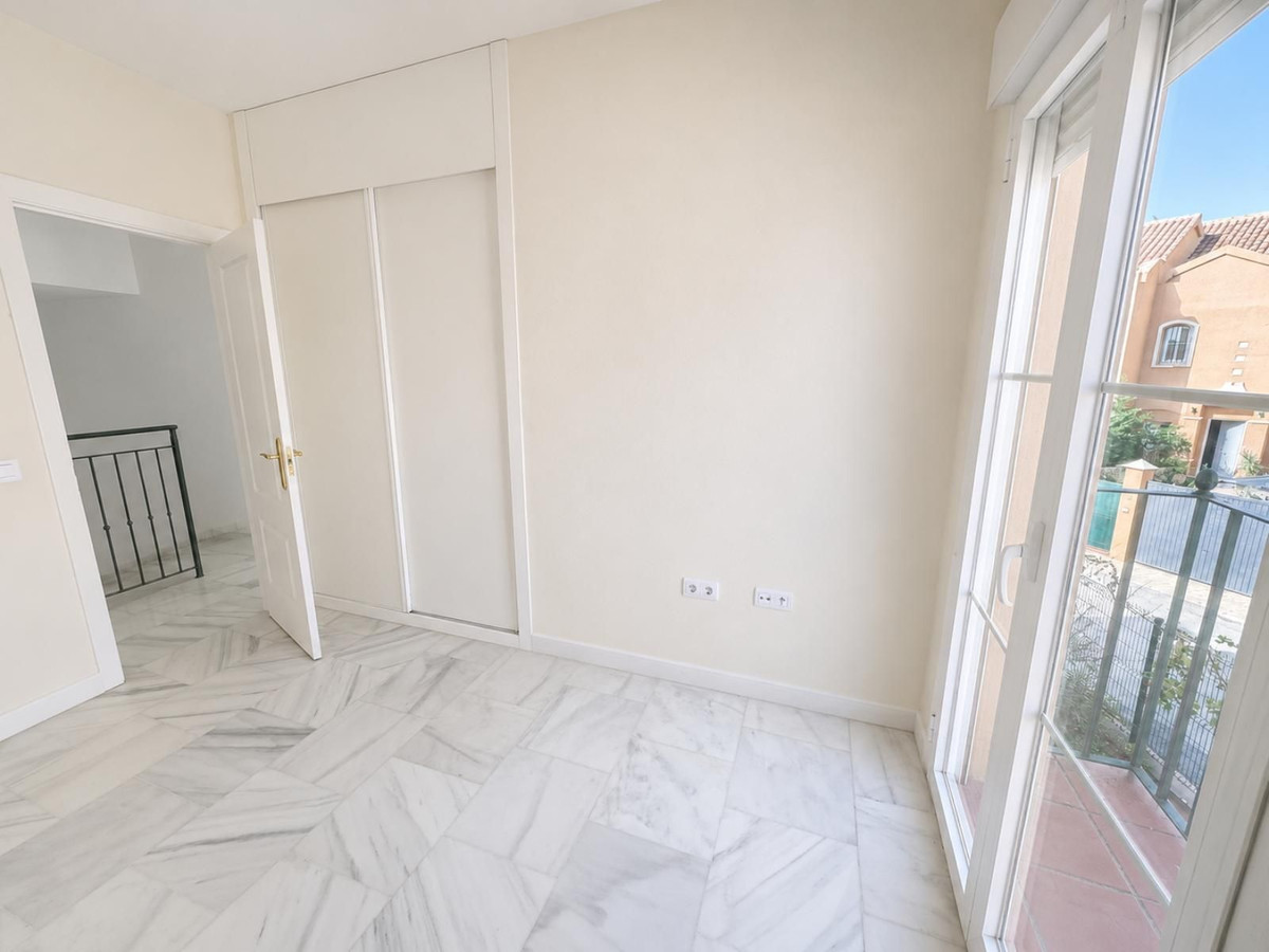 Se vende Villa - Chalet de 3 dormitorios en Costa Del Sol, Málaga, España