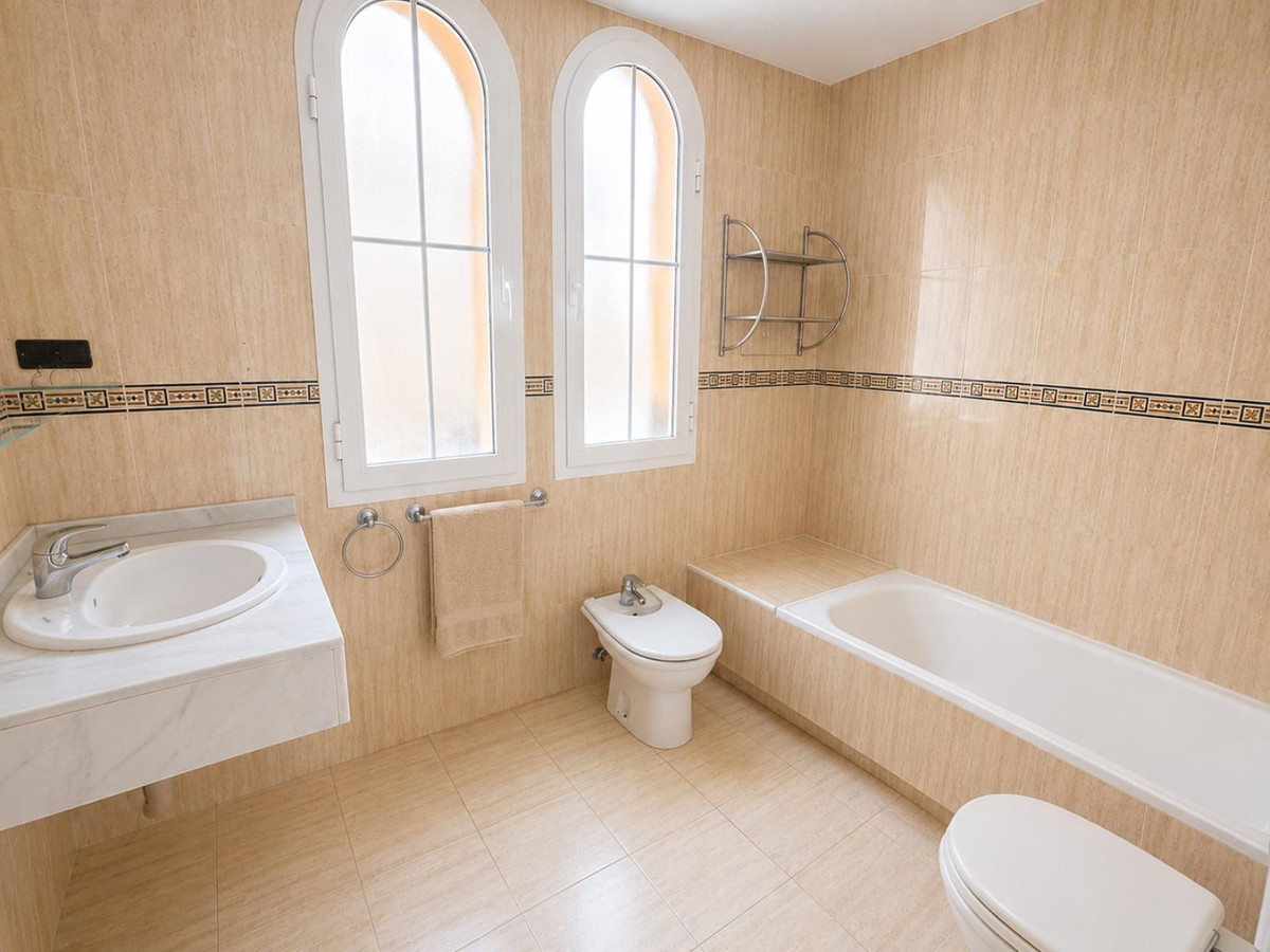 Se vende Villa - Chalet de 3 dormitorios en Costa Del Sol, Málaga, España