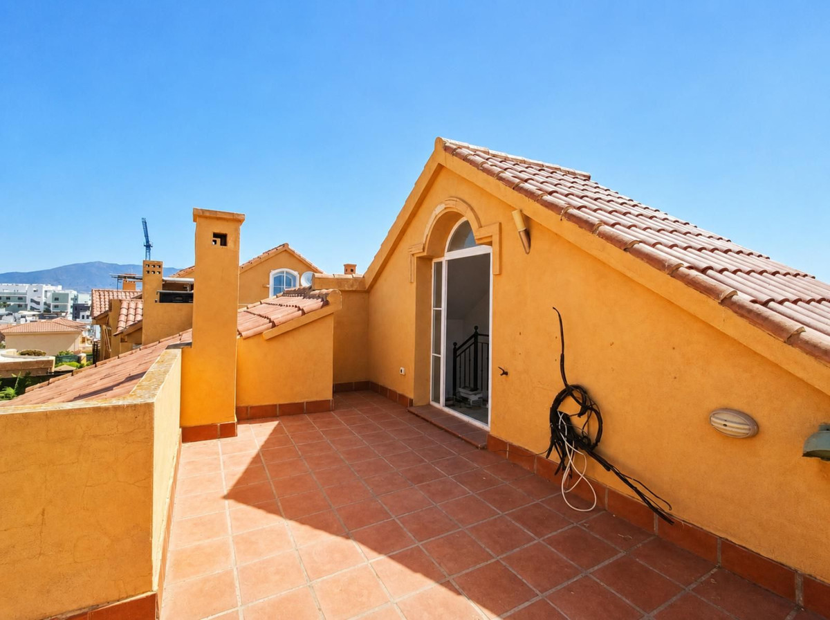 Se vende Villa - Chalet de 3 dormitorios en Costa Del Sol, Málaga, España