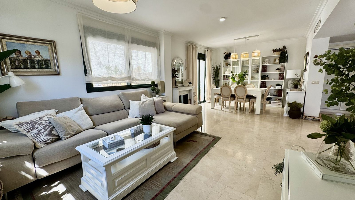 4 Bed Townhouse for sale in Arroyo De La Miel Costa Del Sol, Málaga, Spain