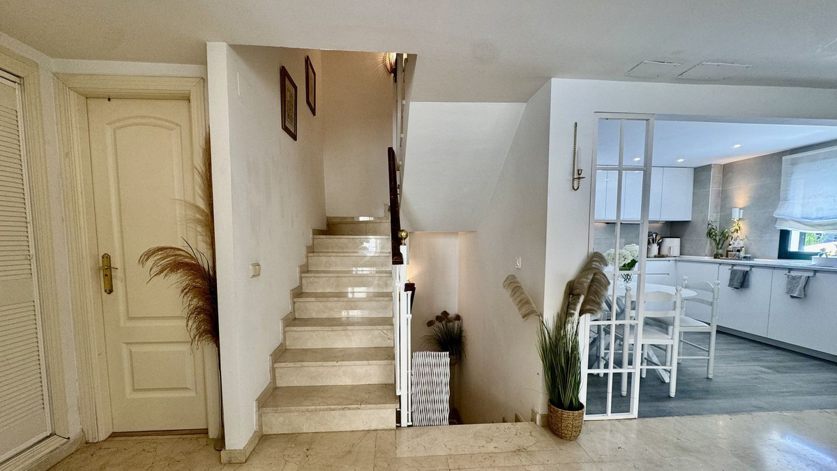 4 Bed Townhouse for sale in Arroyo De La Miel Costa Del Sol, Málaga, Spain