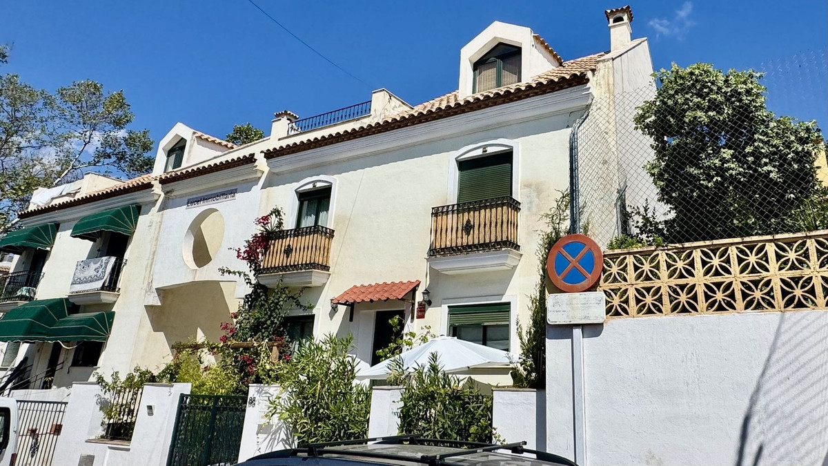 4 Bed Townhouse for sale in Arroyo De La Miel Costa Del Sol, Málaga, Spain