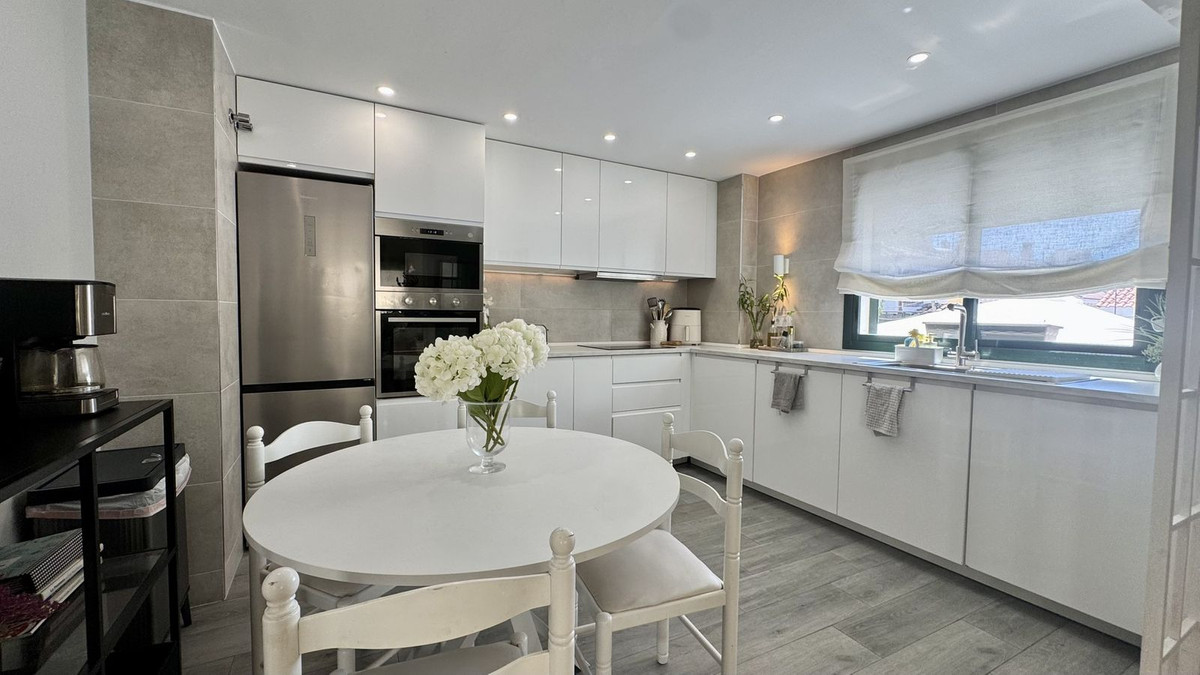 4 Bed Townhouse for sale in Arroyo De La Miel Costa Del Sol, Málaga, Spain