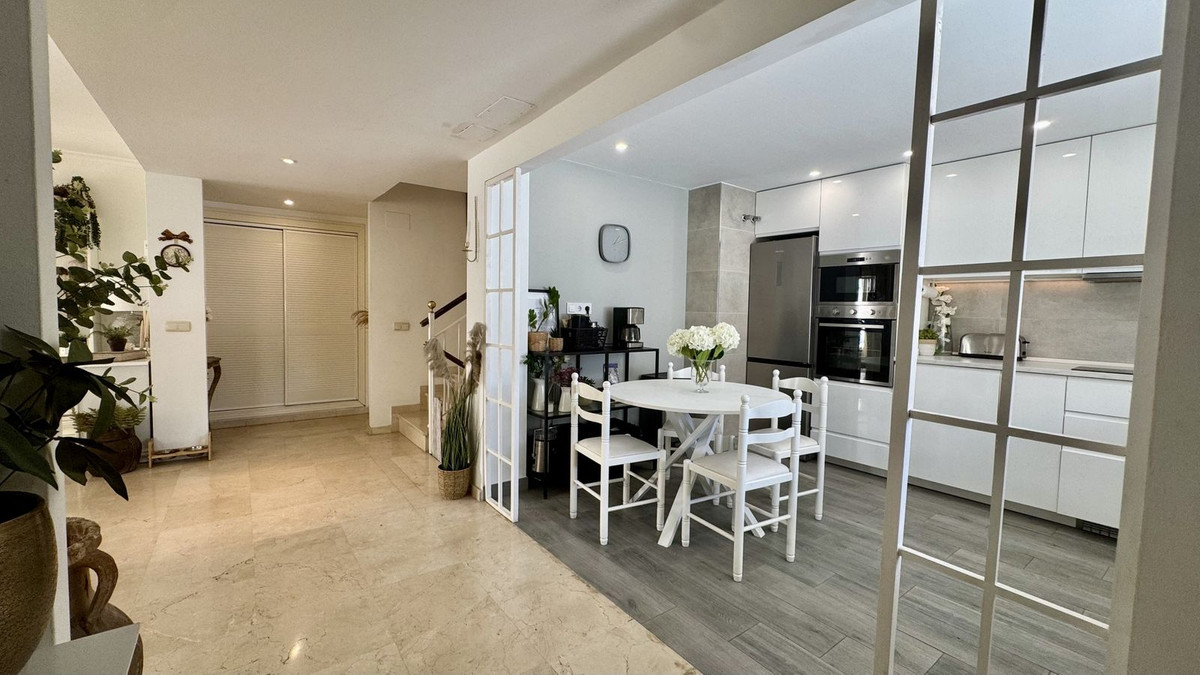 4 Bed Townhouse for sale in Arroyo De La Miel Costa Del Sol, Málaga, Spain