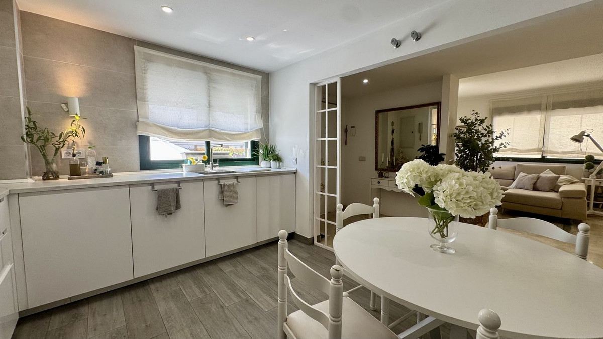 4 Bed Townhouse for sale in Arroyo De La Miel Costa Del Sol, Málaga, Spain