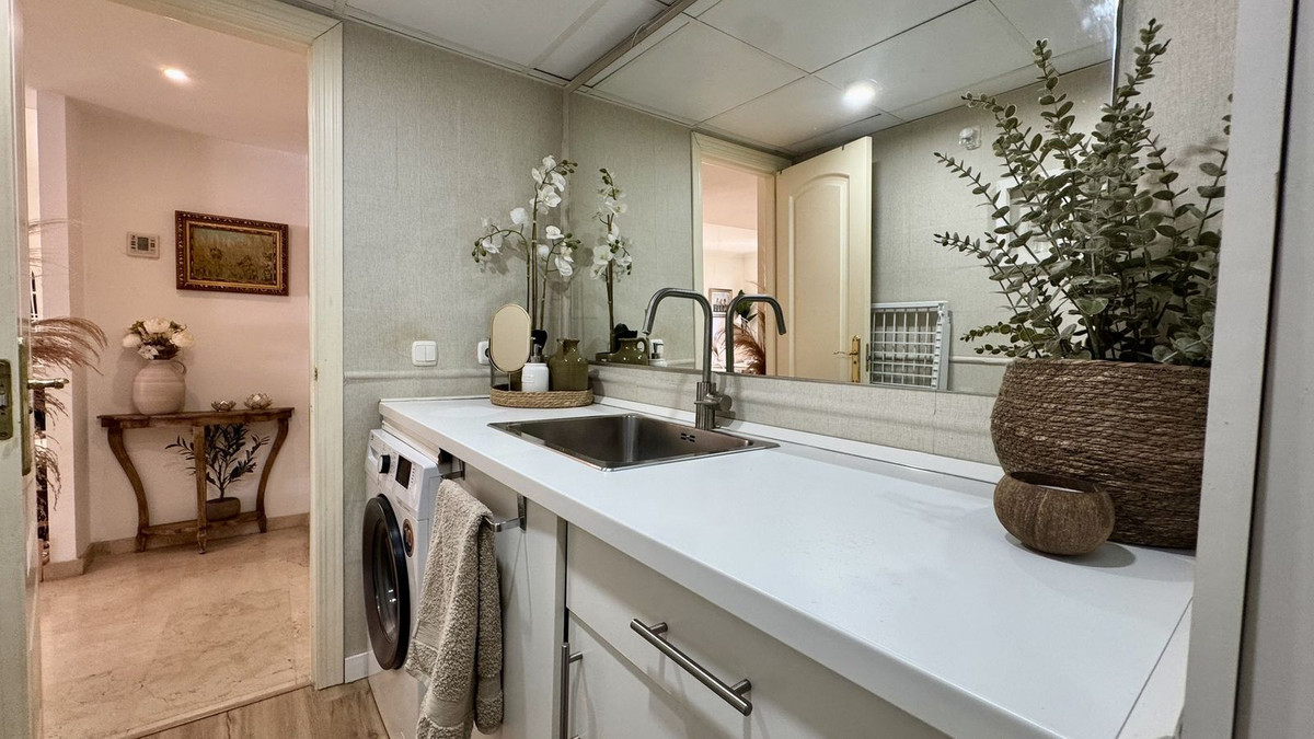 4 Bed Townhouse for sale in Arroyo De La Miel Costa Del Sol, Málaga, Spain