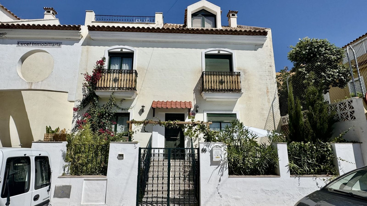 4 Bed Townhouse for sale in Arroyo De La Miel Costa Del Sol, Málaga, Spain