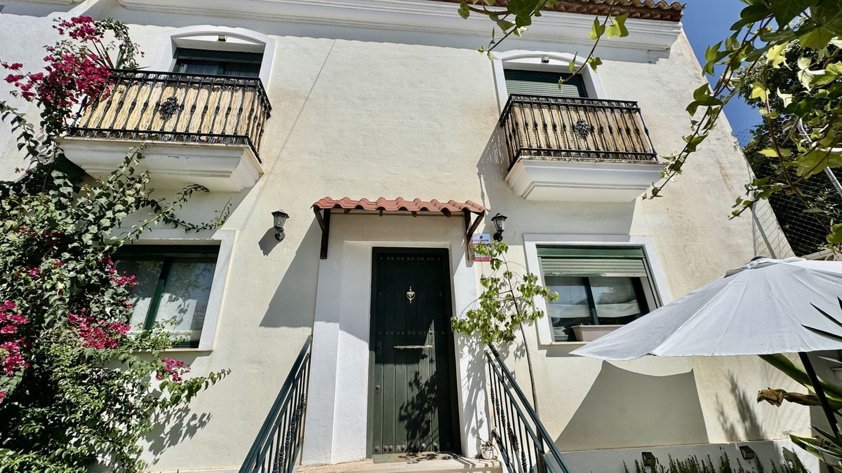 4 Bed Townhouse for sale in Arroyo De La Miel Costa Del Sol, Málaga, Spain