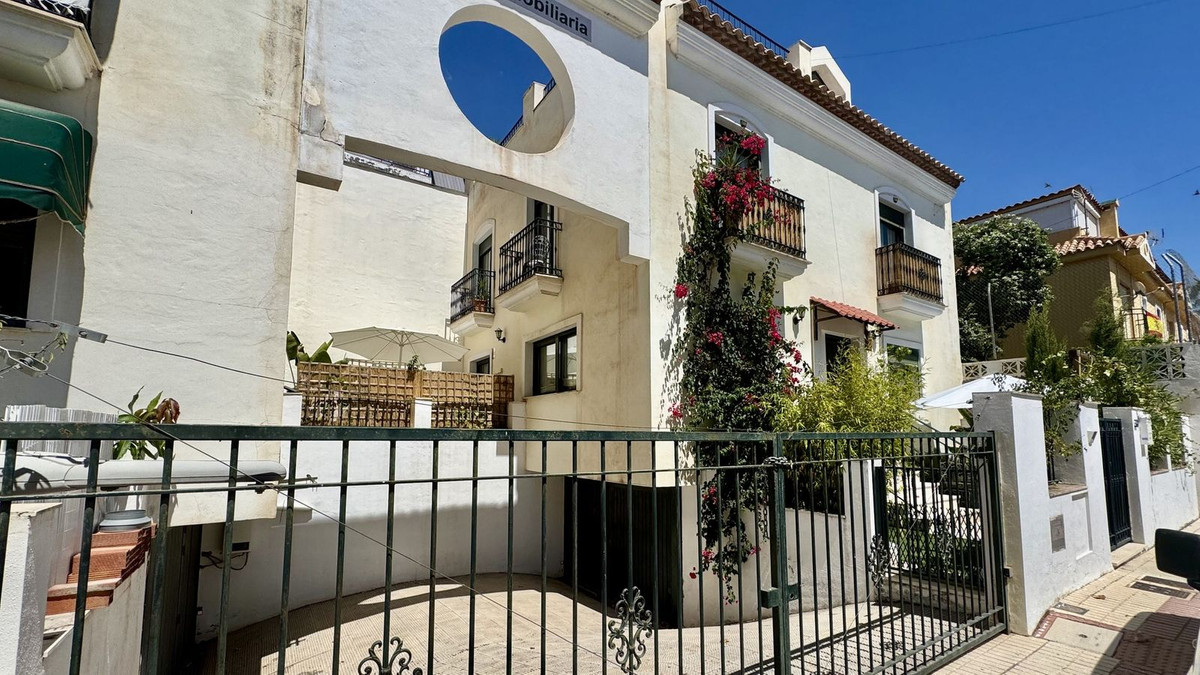 4 Bed Townhouse for sale in Arroyo De La Miel Costa Del Sol, Málaga, Spain