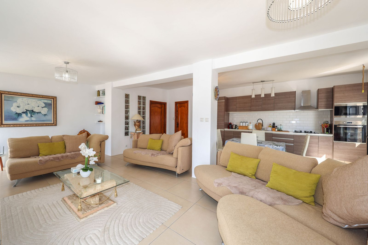 3 Bed Townhouse for sale in Tolox Costa Del Sol, Málaga, Spain