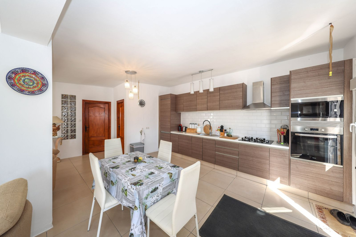3 Bed Townhouse for sale in Tolox Costa Del Sol, Málaga, Spain