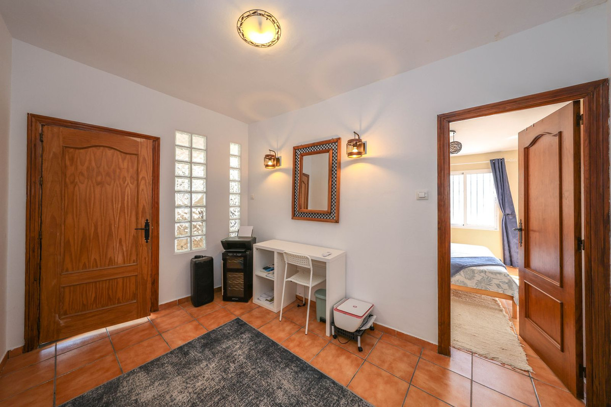 3 Bed Townhouse for sale in Tolox Costa Del Sol, Málaga, Spain