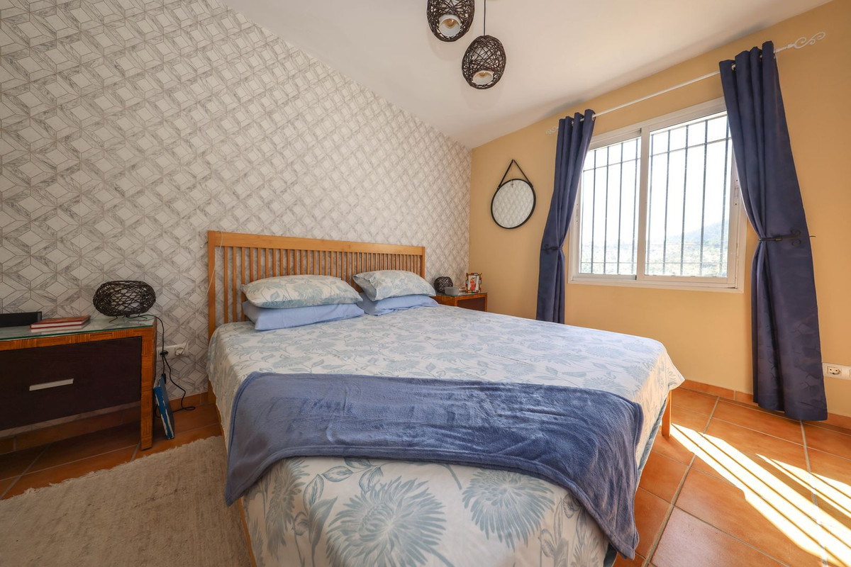 3 Bed Townhouse for sale in Tolox Costa Del Sol, Málaga, Spain
