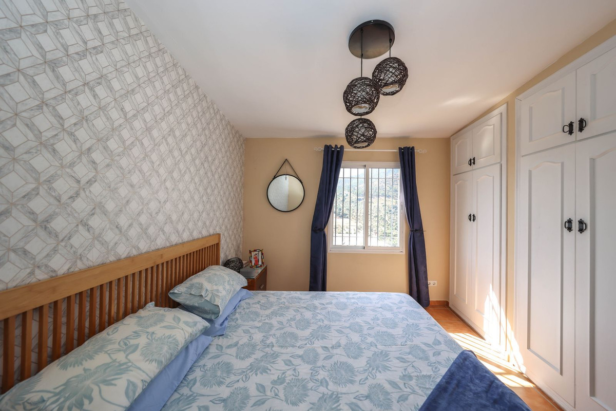 3 Bed Townhouse for sale in Tolox Costa Del Sol, Málaga, Spain