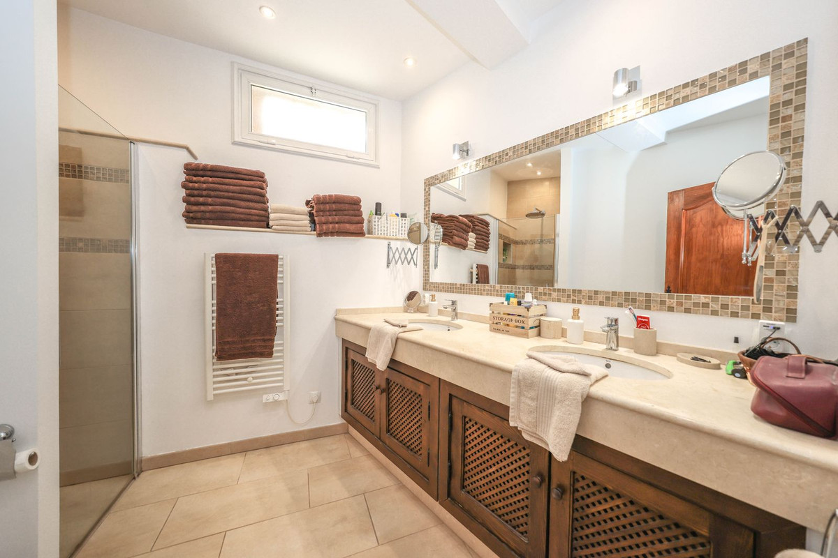3 Bed Townhouse for sale in Tolox Costa Del Sol, Málaga, Spain