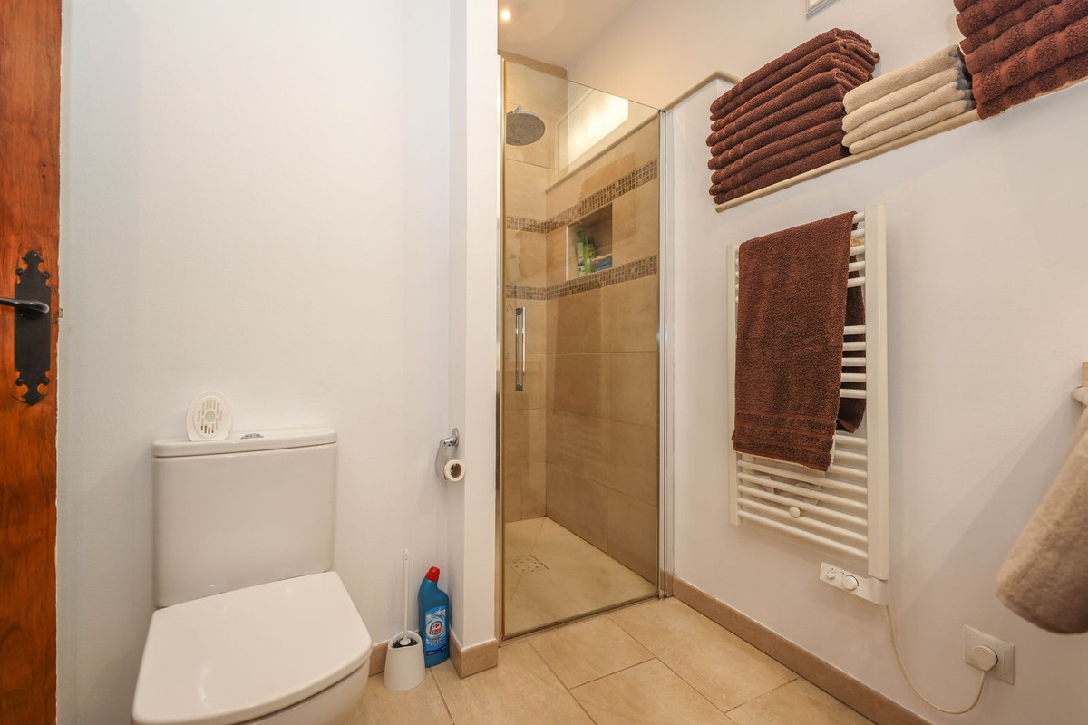3 Bed Townhouse for sale in Tolox Costa Del Sol, Málaga, Spain