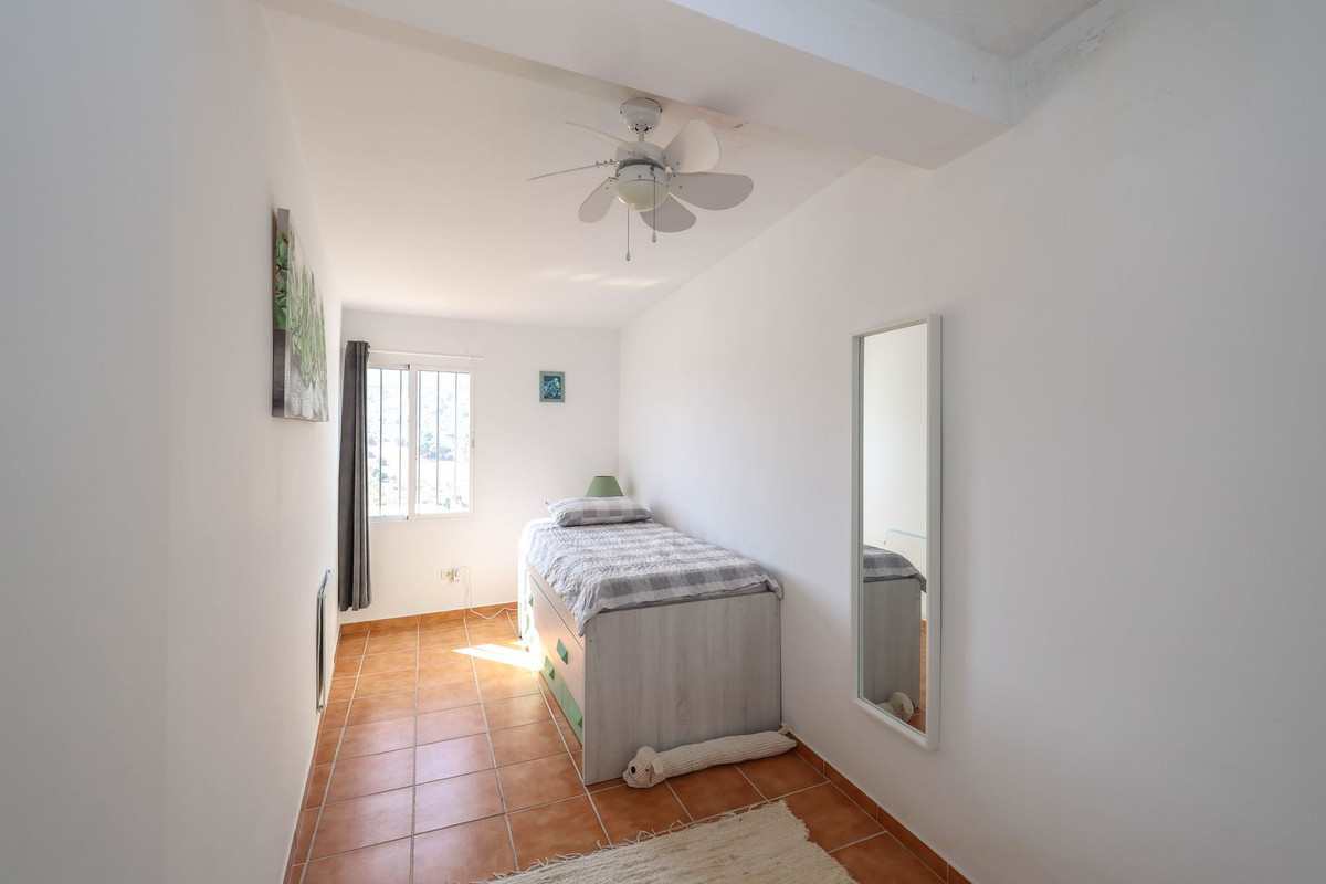 3 Bed Townhouse for sale in Tolox Costa Del Sol, Málaga, Spain