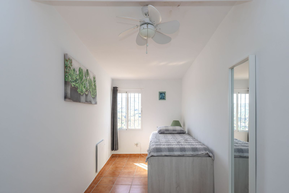 3 Bed Townhouse for sale in Tolox Costa Del Sol, Málaga, Spain