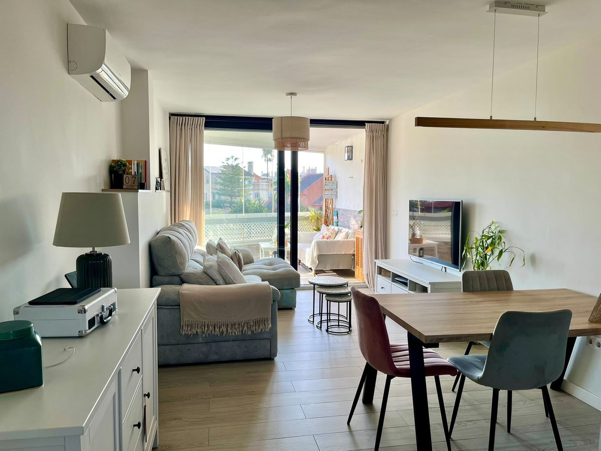 Se vende Apartamento Planta Media de 2 dormitorios en Costa Del Sol, Málaga, España