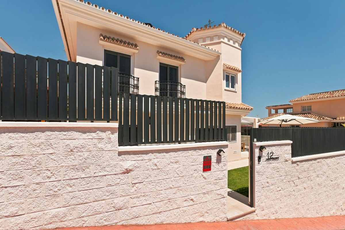 Se vende Pareada de 3 dormitorios en Costa Del Sol, Málaga, España