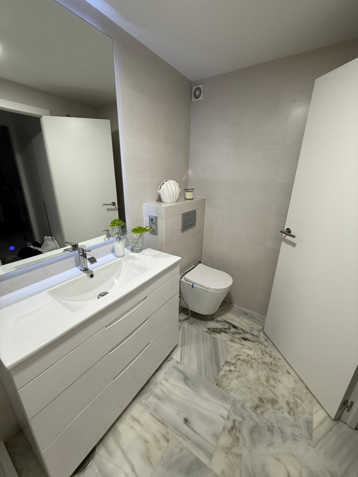 1 Bed Apartment for sale in Selwo Costa Del Sol, Málaga, Spain