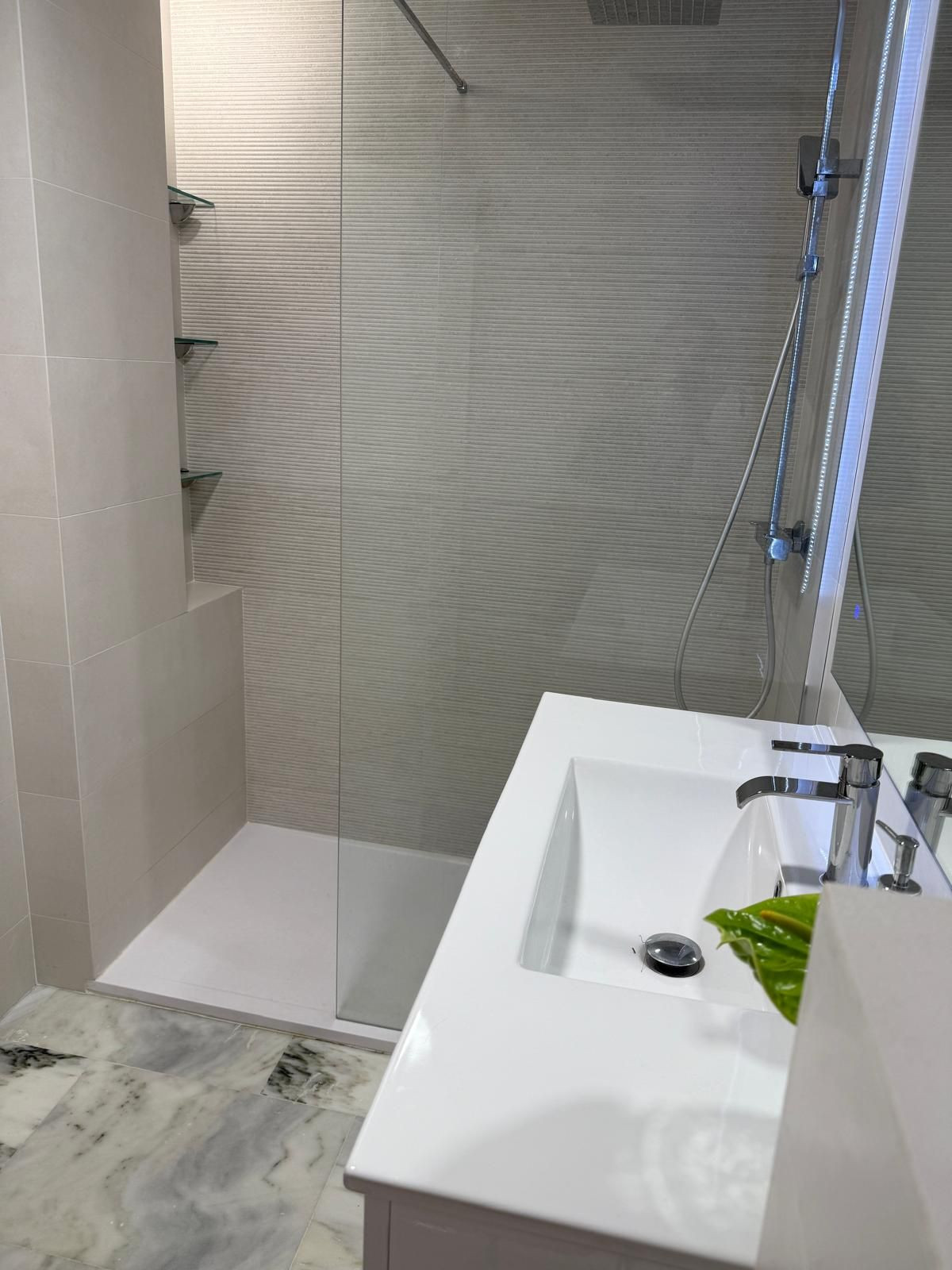 1 Bed Apartment for sale in Selwo Costa Del Sol, Málaga, Spain