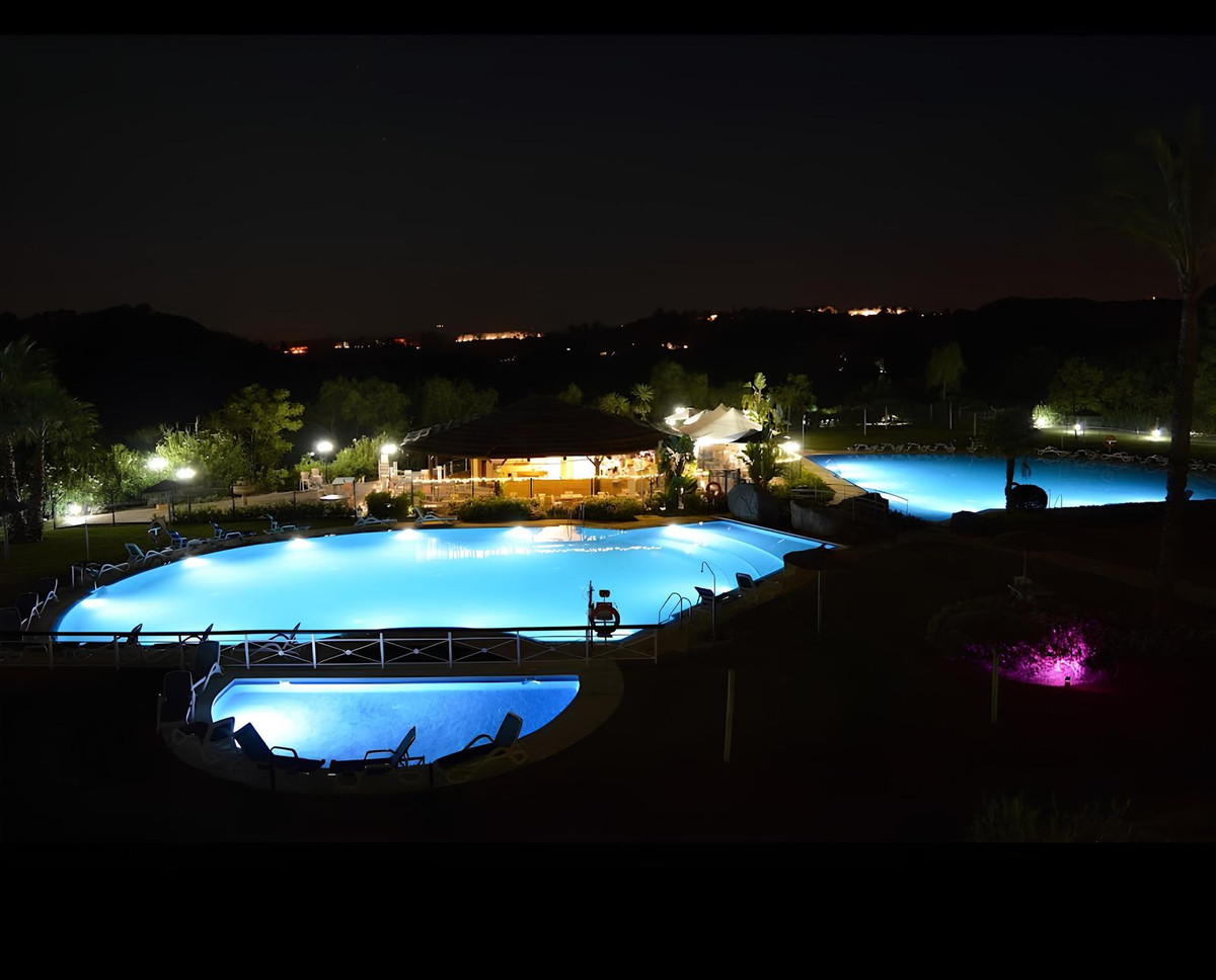 1 Bed Apartment for sale in Selwo Costa Del Sol, Málaga, Spain
