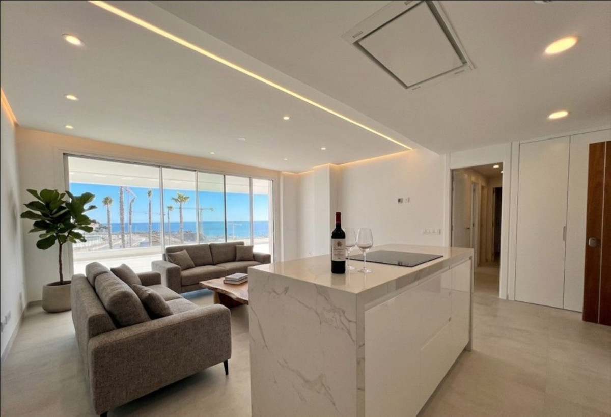 Se vende Apartamento Planta Media de 3 dormitorios en Costa Del Sol, Málaga, España