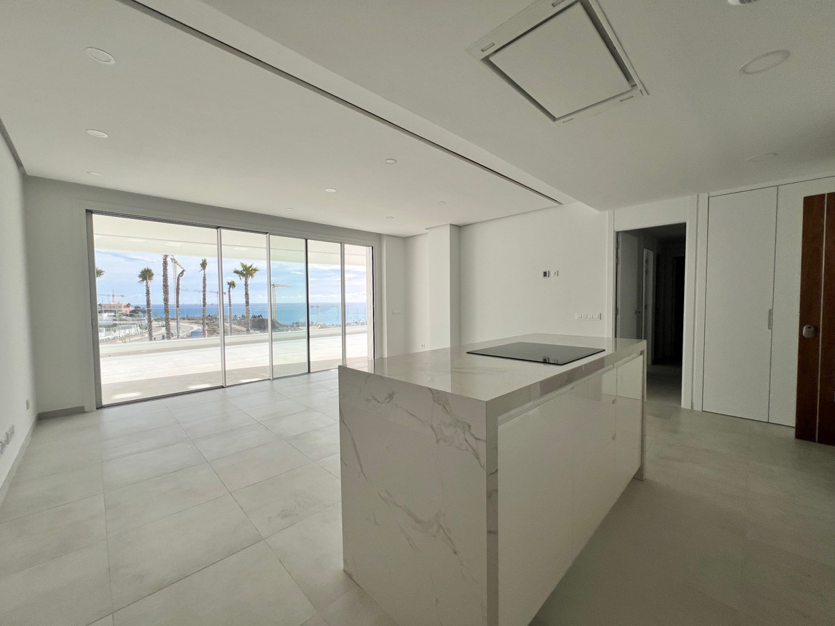 Se vende Apartamento Planta Media de 3 dormitorios en Costa Del Sol, Málaga, España