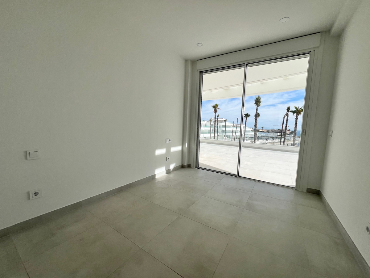 Se vende Apartamento Planta Media de 3 dormitorios en Costa Del Sol, Málaga, España