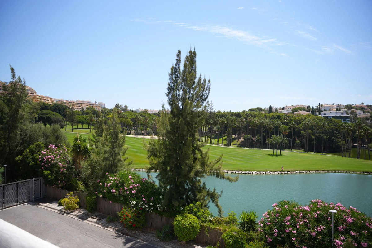 4 Bed Townhouse for sale in Benalmadena Costa Costa Del Sol, Málaga, Spain
