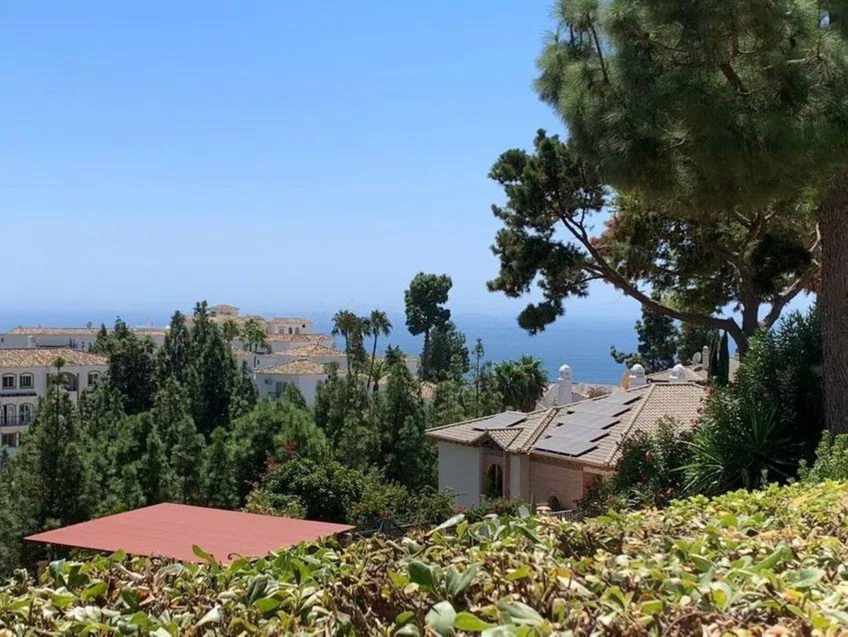 2 Bed Apartment for sale in Calahonda Costa Del Sol, Málaga, Spain