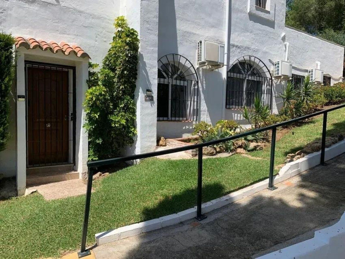 2 Bed Apartment for sale in Calahonda Costa Del Sol, Málaga, Spain