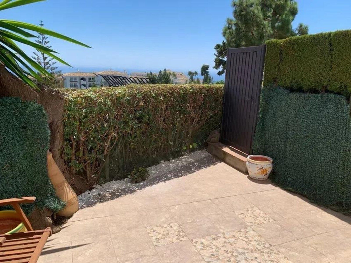 2 Bed Apartment for sale in Calahonda Costa Del Sol, Málaga, Spain