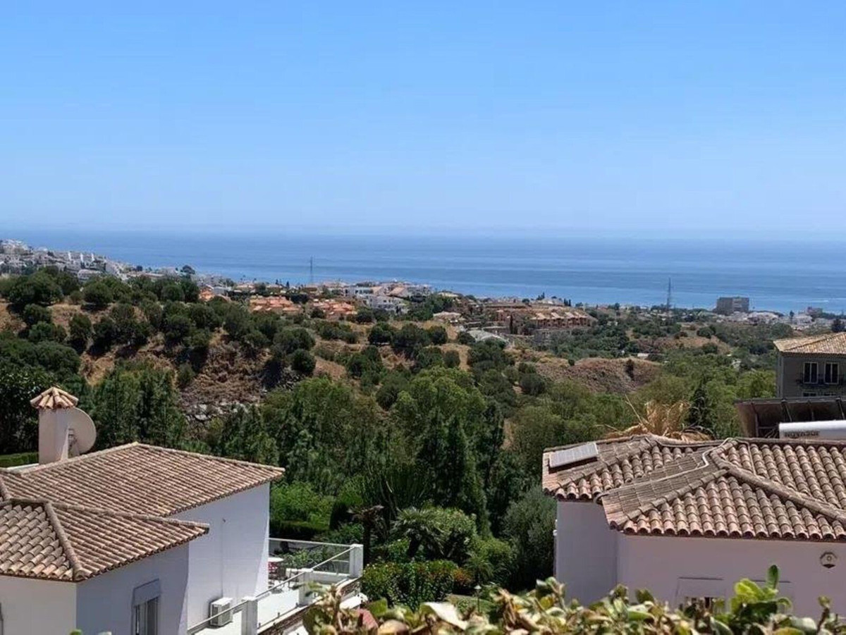 2 Bed Apartment for sale in Calahonda Costa Del Sol, Málaga, Spain