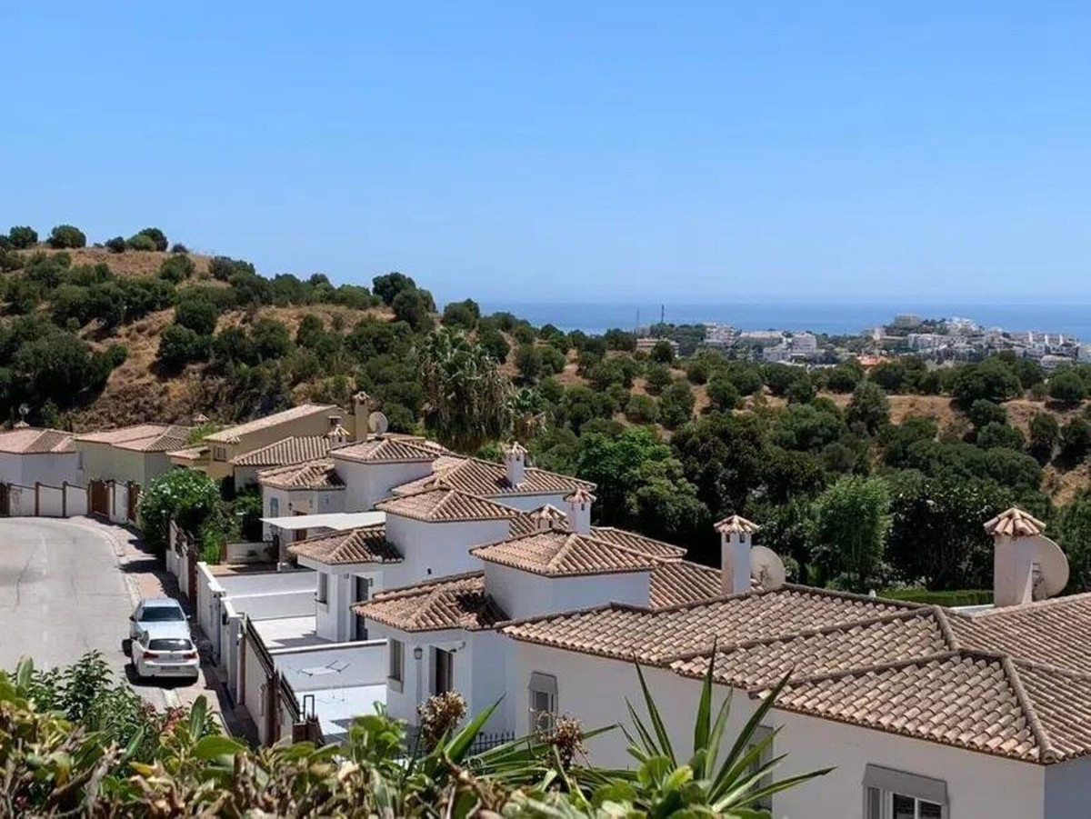 2 Bed Apartment for sale in Calahonda Costa Del Sol, Málaga, Spain