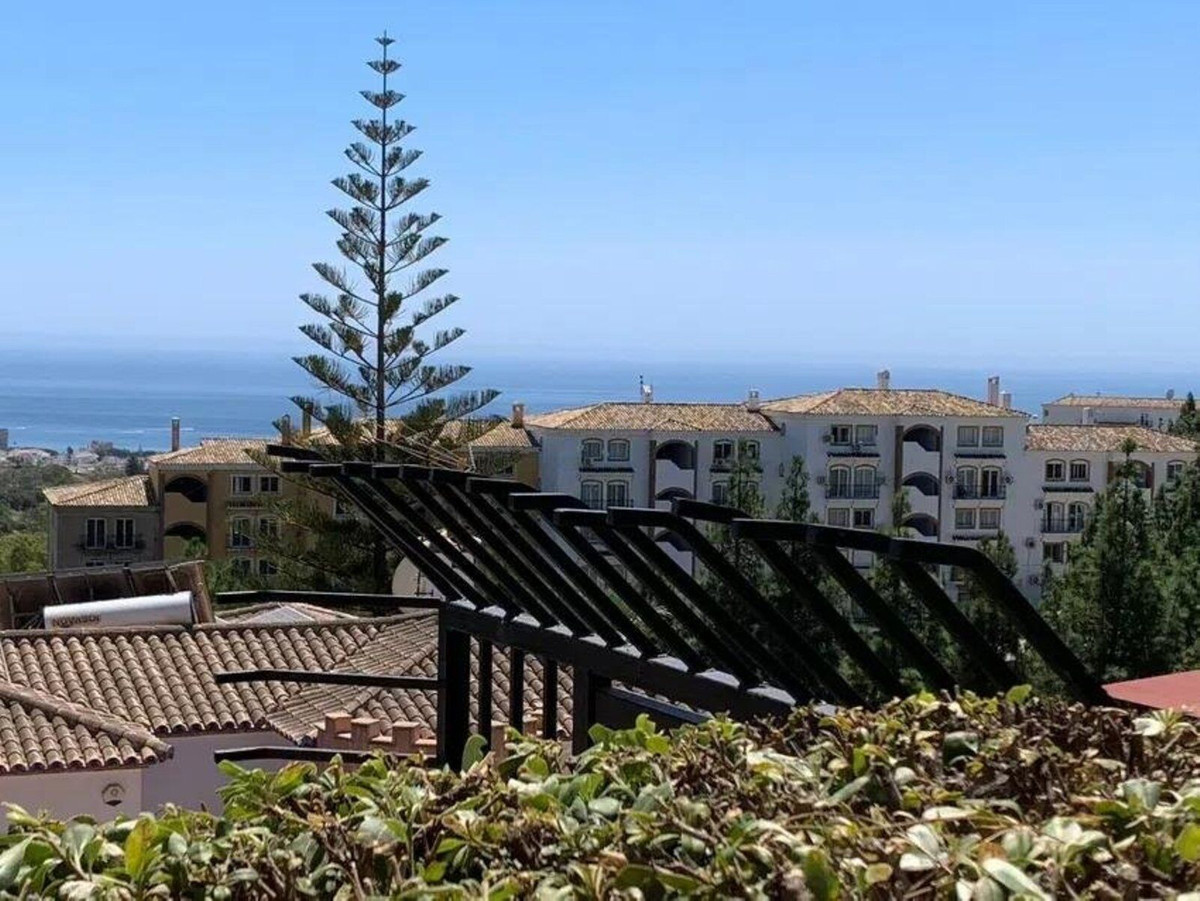 2 Bed Apartment for sale in Calahonda Costa Del Sol, Málaga, Spain
