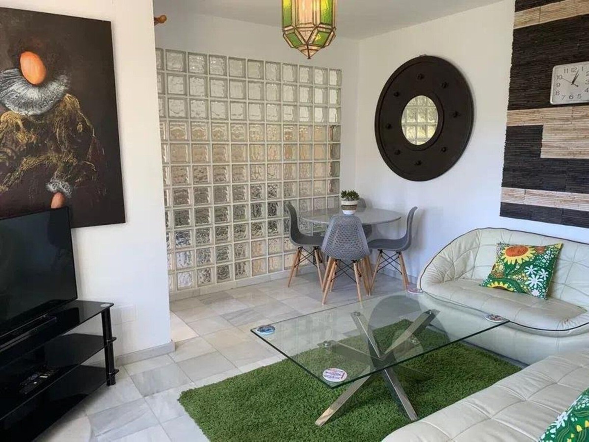 2 Bed Apartment for sale in Calahonda Costa Del Sol, Málaga, Spain