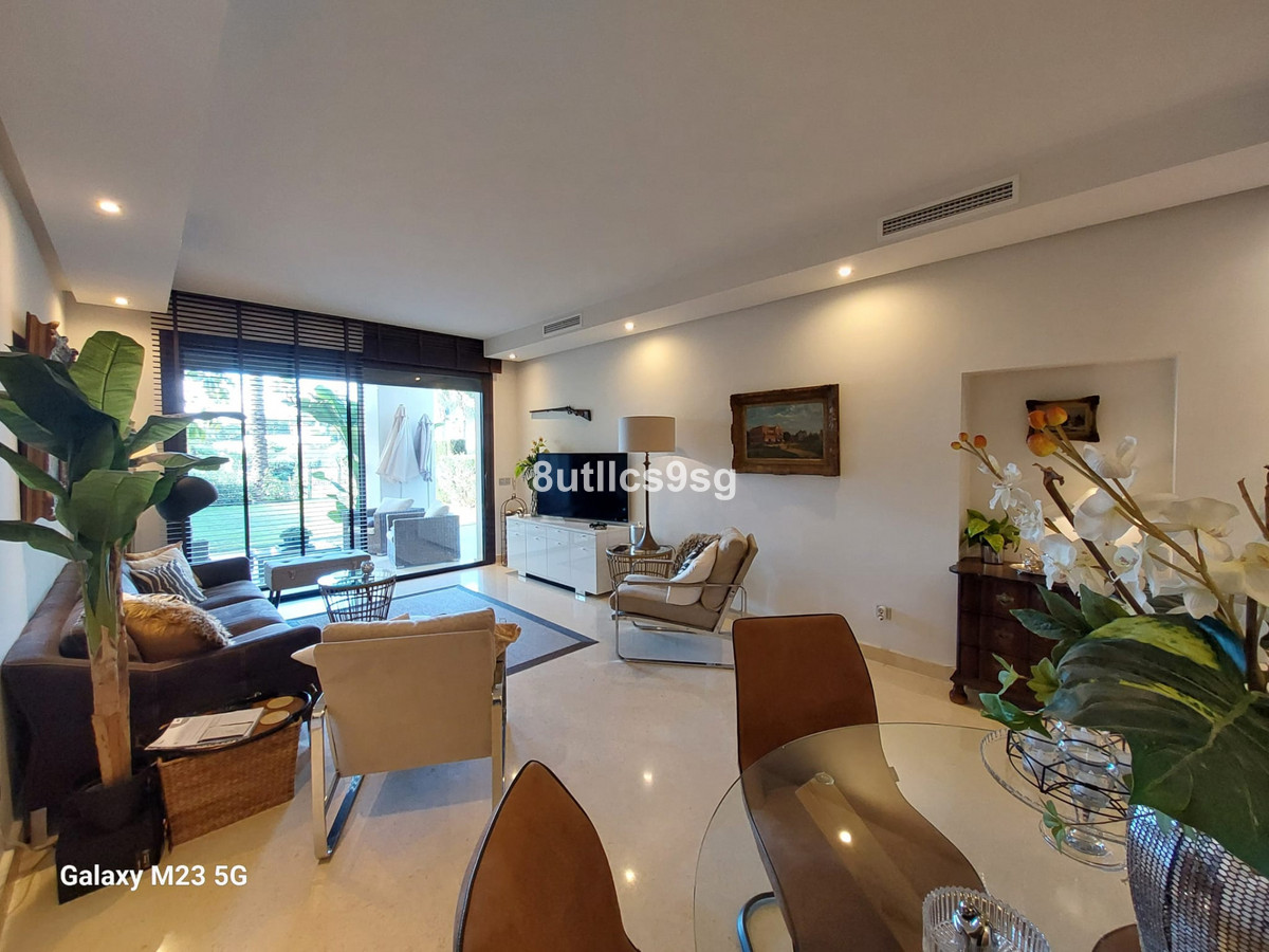 2 Bed Apartment for sale in Benahavís Costa Del Sol, Málaga, Spain