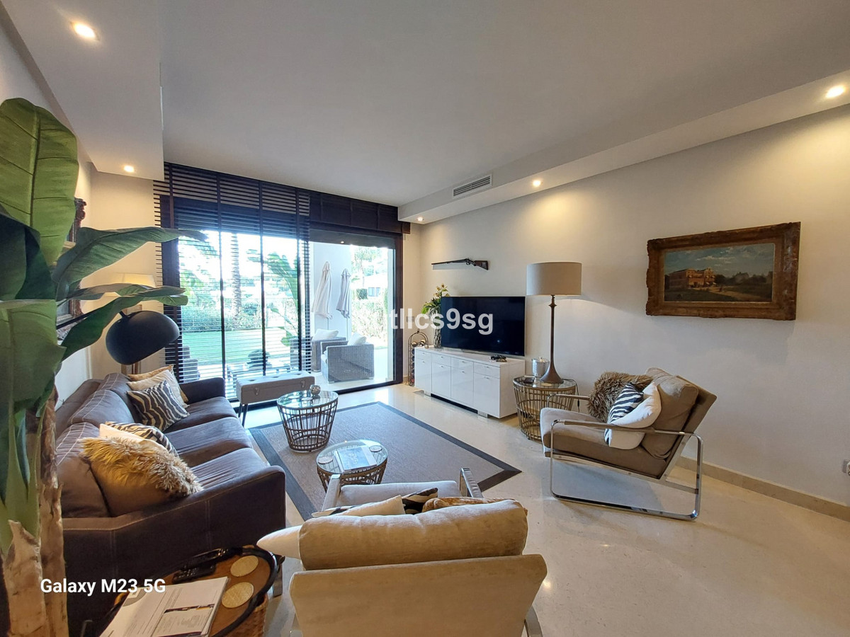 2 Bed Apartment for sale in Benahavís Costa Del Sol, Málaga, Spain