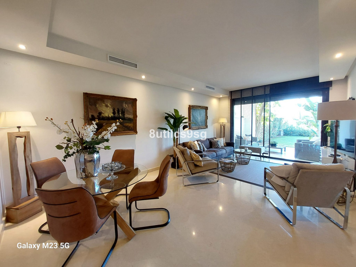 2 Bed Apartment for sale in Benahavís Costa Del Sol, Málaga, Spain