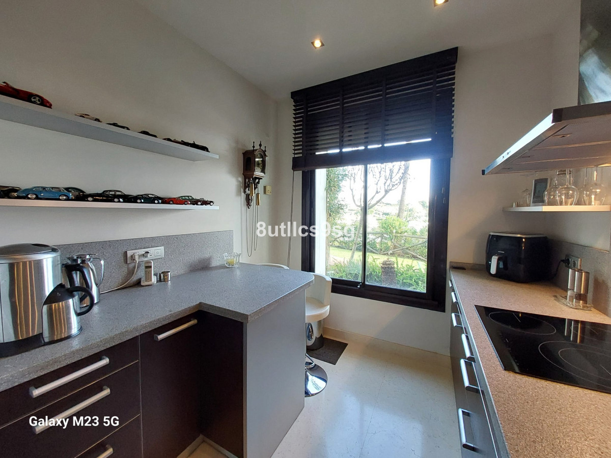 2 Bed Apartment for sale in Benahavís Costa Del Sol, Málaga, Spain