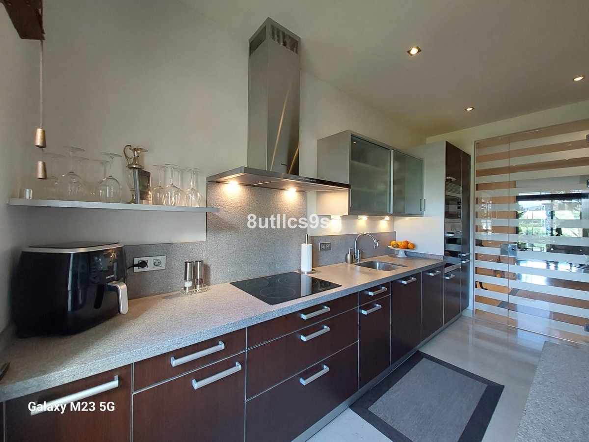 2 Bed Apartment for sale in Benahavís Costa Del Sol, Málaga, Spain
