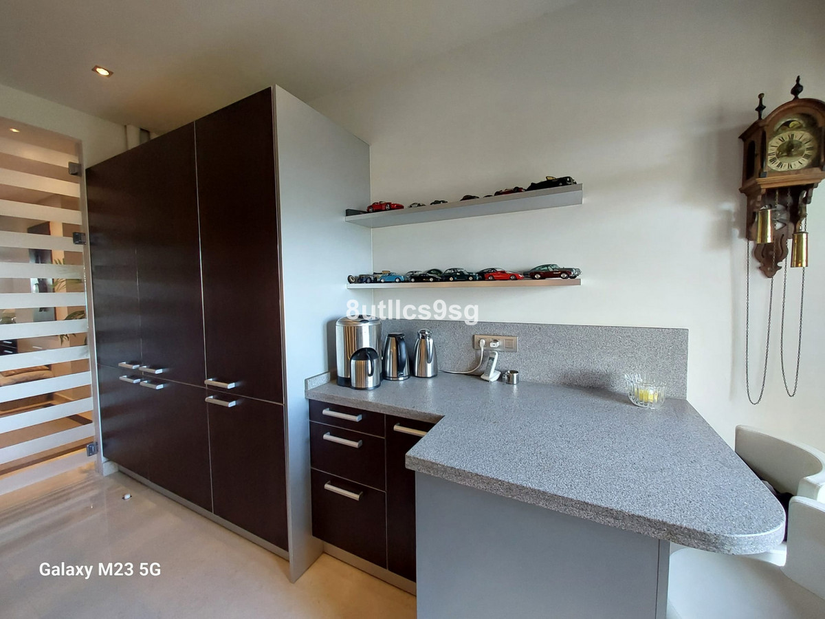 2 Bed Apartment for sale in Benahavís Costa Del Sol, Málaga, Spain