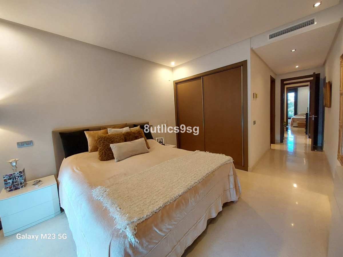 2 Bed Apartment for sale in Benahavís Costa Del Sol, Málaga, Spain