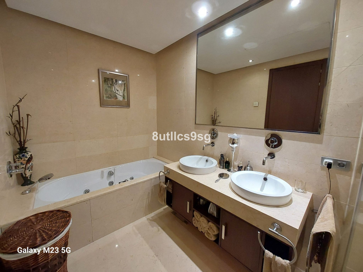 2 Bed Apartment for sale in Benahavís Costa Del Sol, Málaga, Spain