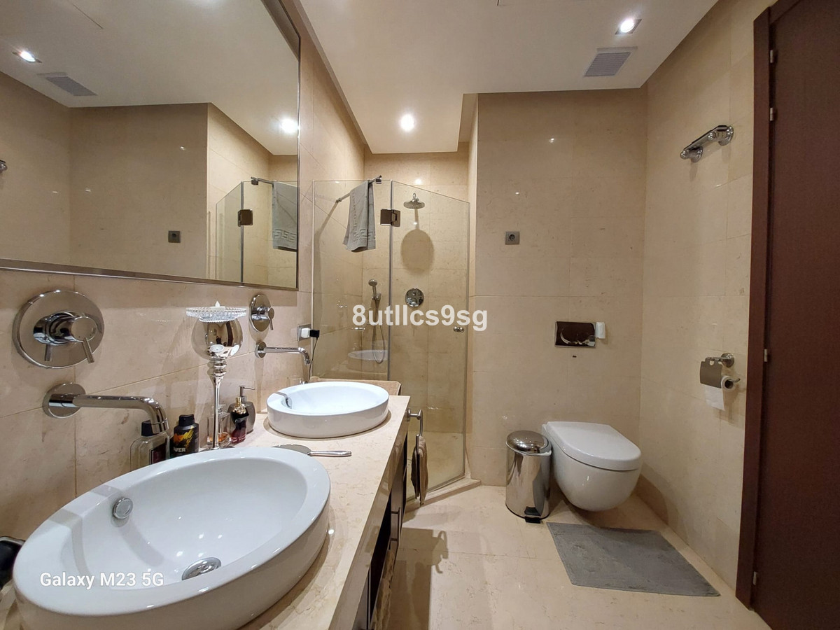 2 Bed Apartment for sale in Benahavís Costa Del Sol, Málaga, Spain