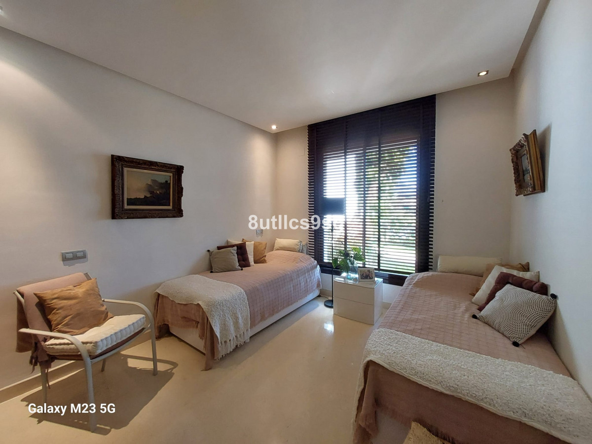 2 Bed Apartment for sale in Benahavís Costa Del Sol, Málaga, Spain