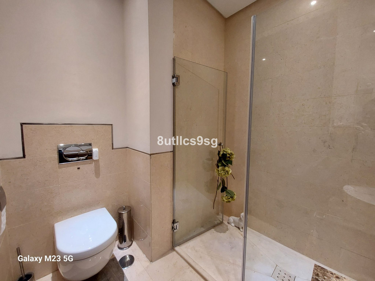 2 Bed Apartment for sale in Benahavís Costa Del Sol, Málaga, Spain