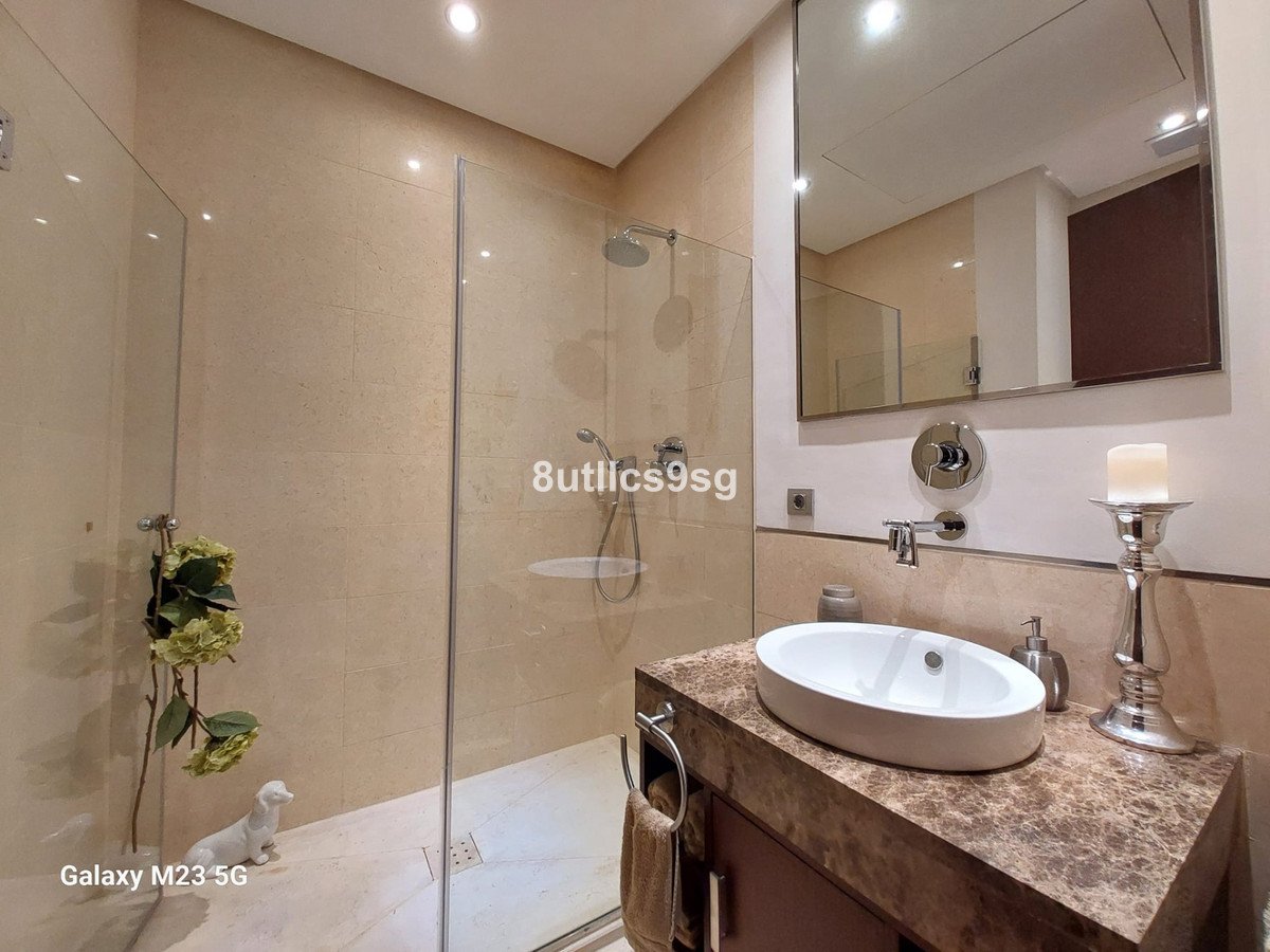 2 Bed Apartment for sale in Benahavís Costa Del Sol, Málaga, Spain